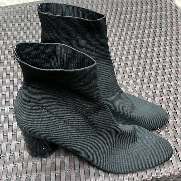Zara fabric knit booties with shiny black heel size 39 - Picture 1 of 11